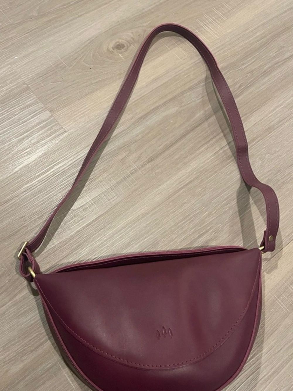 Portland Leather Medium KOALA SLING BAG